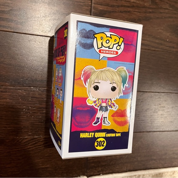Pop! Heroes | Harley Quinn Caution Tape - Picture 6 of 6